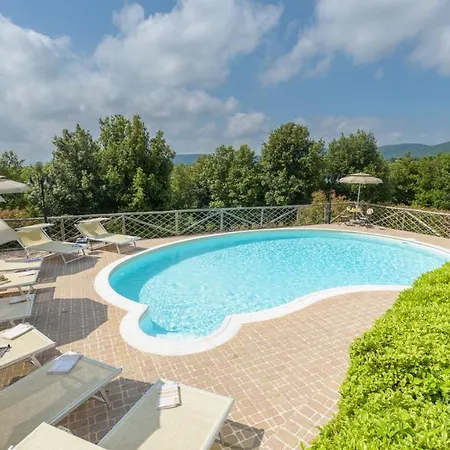 Villa L'ovile 8, Emma