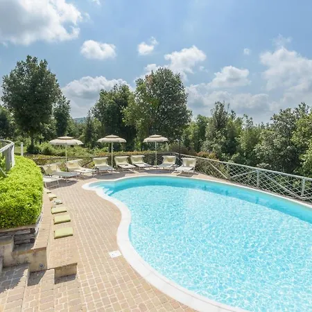Villa L'ovile 8, Emma Sovicille