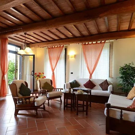 Villa L'ovile 8, Emma